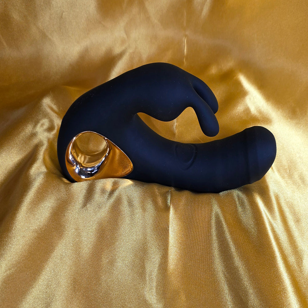 Fennec FOX Thruster Vibrator i silikon på guldbakgrund – sidovy – Chambers of Love