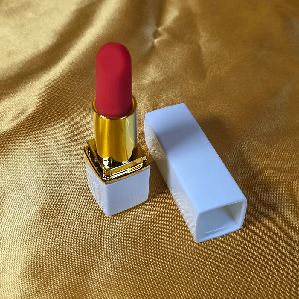 Vit läppstifts vibrator uppladdningsbar öppen med mjuk silikon topp från Chambers of Love 