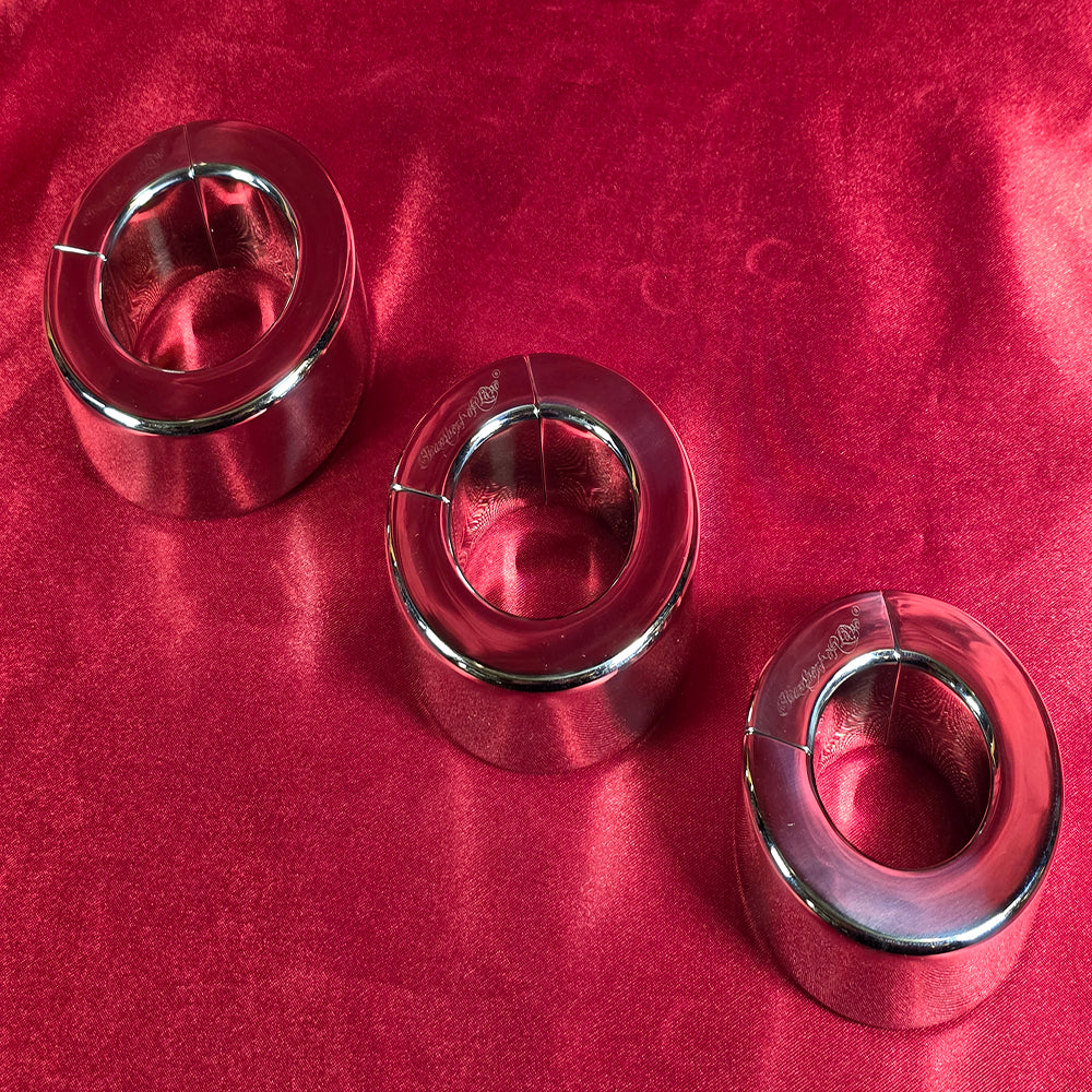 Tre magnetiska pungsträckare rektangulära 30 mm i storlekarna 35, 40 och 45 mm – gruppbild – Chambers of Love