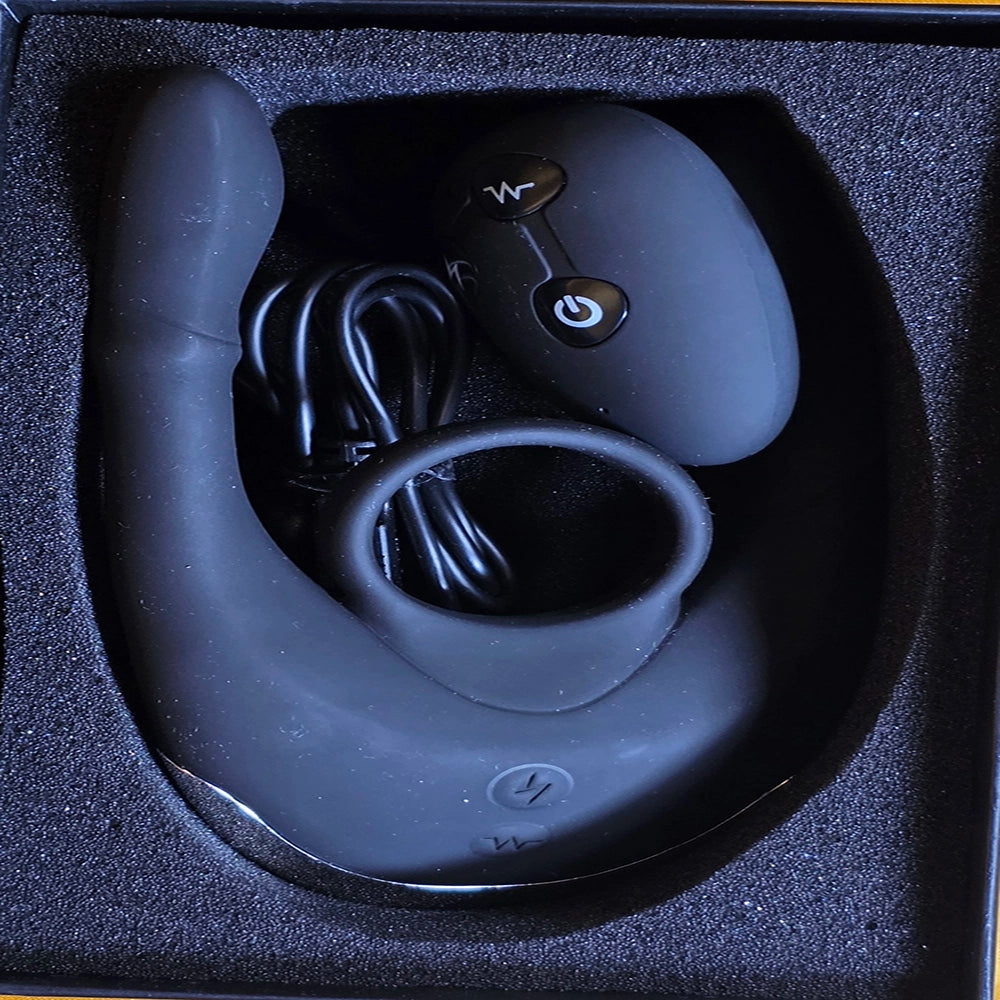 Närbild på den flexibla inre ringen på TIDE penisring för bekvämt erektionsstöd från Chambers of Love