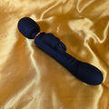 Rabbit Wand Dildo Vibrator – uppladdningsbar 3-i-1 vibrator för G-punkt, klitoris och inre stimulans från Chambers of Lov