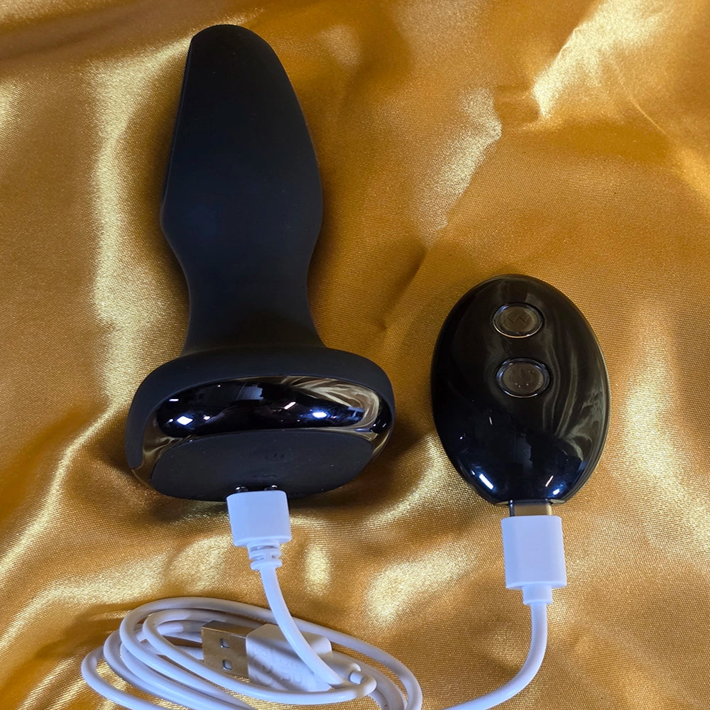 Tapping analplugg och fjärrkontroll med laddkablar – Chambers of Love