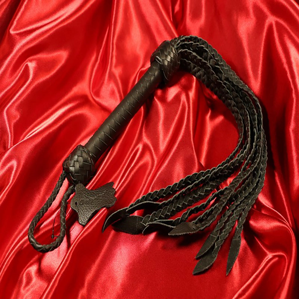 Genuin Flätad 9-Svansad flogger i svart äkta läder från Chambers of Love