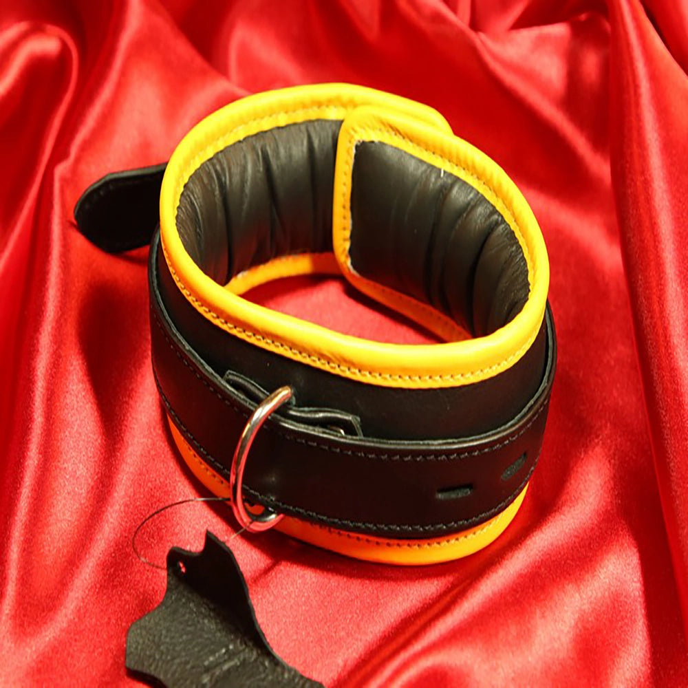 Låsbar BDSM-halsband i läder med 1 D-ring