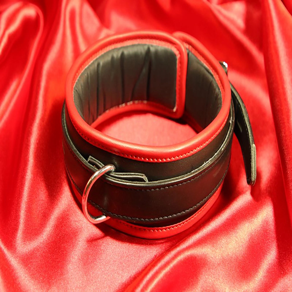 Låsbar BDSM-halsband i läder med 1 D-ring