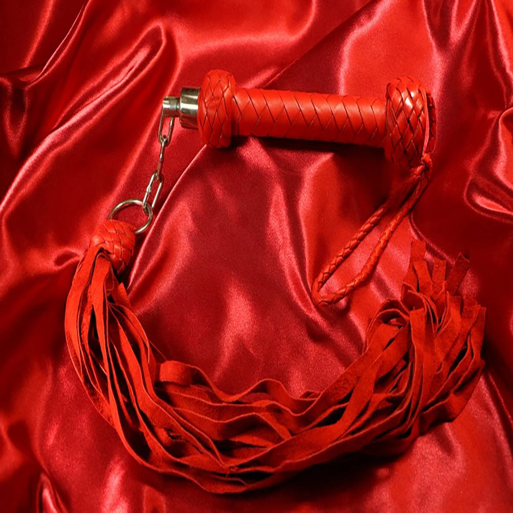 Nunchaku flogger röd med roterande svivel och mockaläder från Chambers of Love